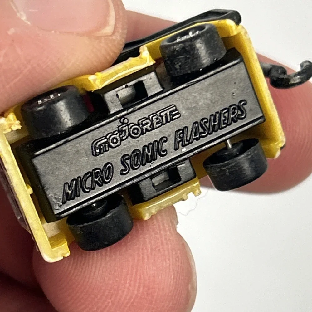 Majorette Micro Sonic Flashers Tow Truck Untested